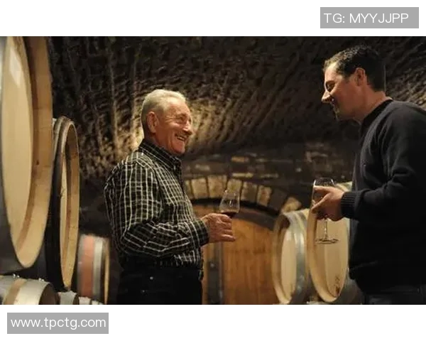 足球场上的酒神们那些热爱饮酒的足球明星背后的故事与传奇 足球场上的酒神们那些热爱饮酒的足球明星背后的故事与传奇