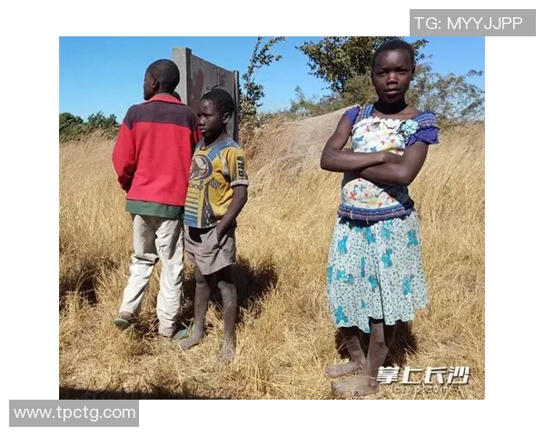 非洲足球明星赤脚队的传奇旅程与人道使命探索